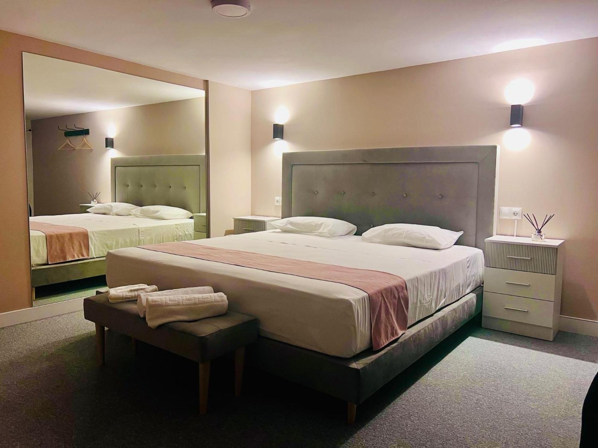 Rooms Luxury Madrid Exterior foto